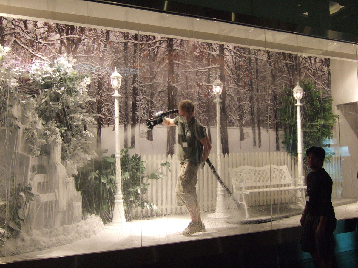 Winter window scheme by Snow Business Partner, Desert Snow Dubai
