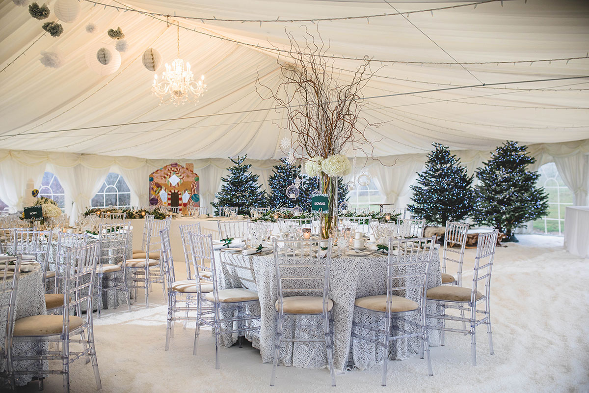 Winter wedding with artificial snow by Snow Business